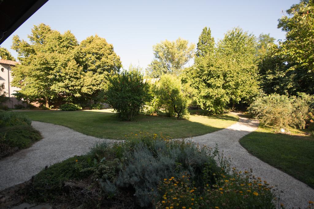Locanda Dei Melograni Gossolengo Kültér fotó